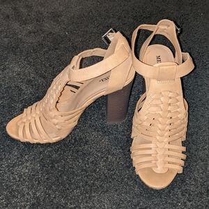 4-inch heel summer sandals size 8